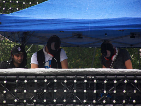 lolla09-bloodybeetroots