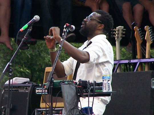 lolla09-tvontheradio