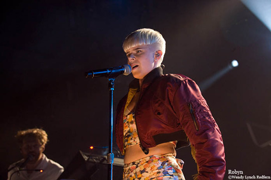 robyn_coachella1