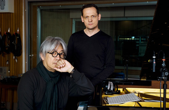 Alva Noto & Ryuichi Sakamoto