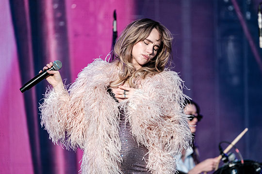 suki waterhouse corona capital