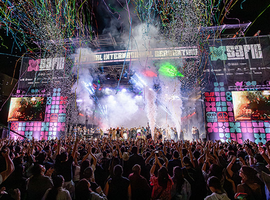 africa-express-cervntino-slide