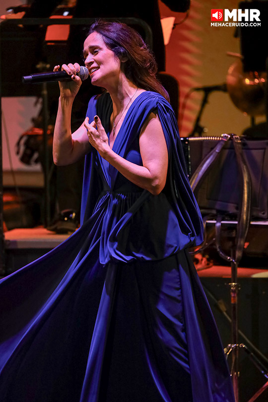 julieta venegas cervantino