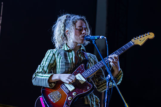 nilufer yanya corona capital