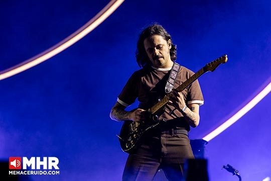 enjambre vive latino 2026