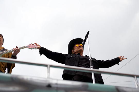 u2-street of dreams bono mexico city